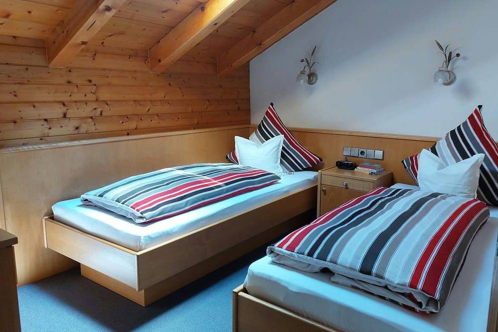 Ganze Wohnung, Ferienwohnung- 3 Personen, 40qm, 1 Schlafzimmer, Balkon, Wlan in Oberwössen, Unterwössen