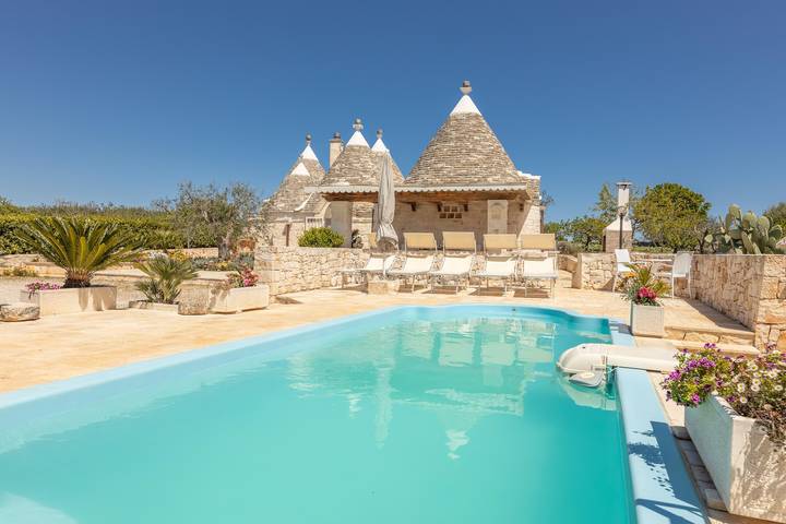 Trullo per 5 persone, con Balcone/Terrazza ad Ostuni