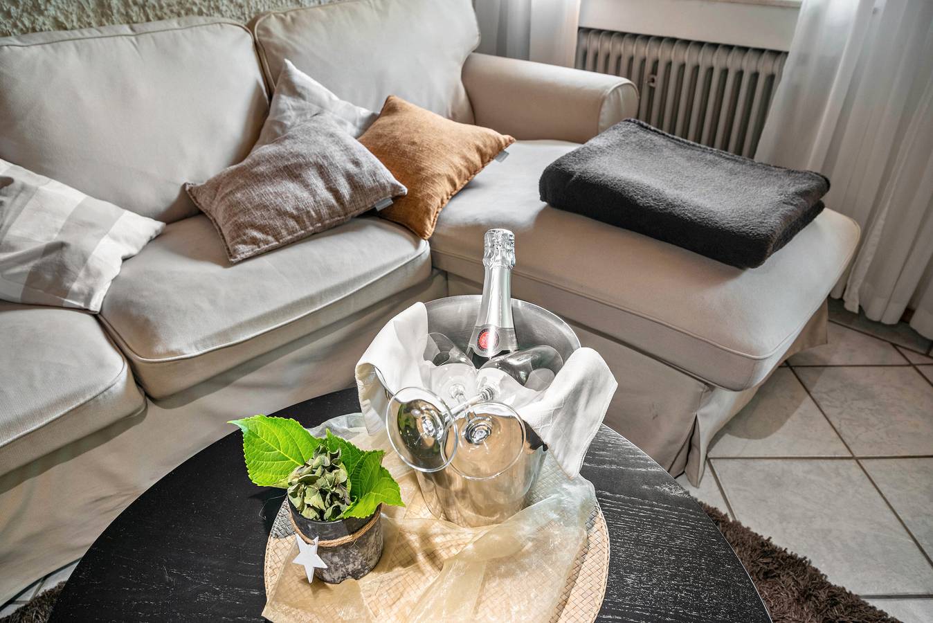 Ganze Wohnung, Apartment 'Sonnenschein' mit Bergblick, Gemeinschaftsterrasse und Wlan in Wiltingen, Landkreis Trier-Saarburg
