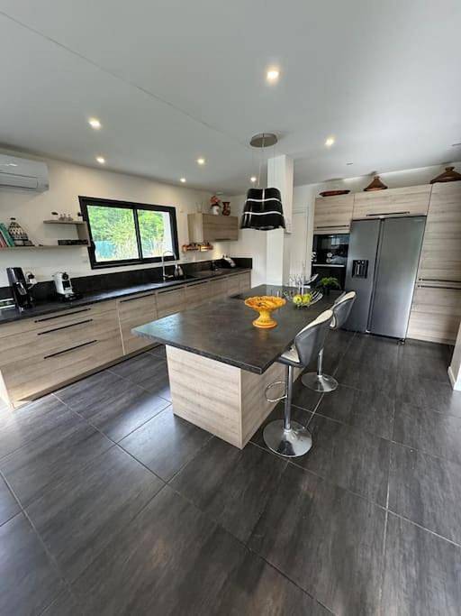 Location de vacances pour 9 personnes, avec sauna et jardin ainsi que vue et piscine à Saint-Aubin-de-Médoc - 2