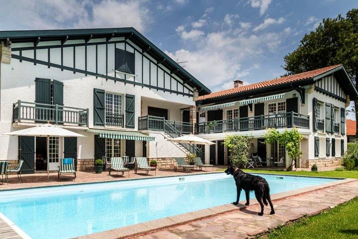 Chambre d’hôte pour 2 personnes, avec Terrasse ainsi que Jardin et Piscine