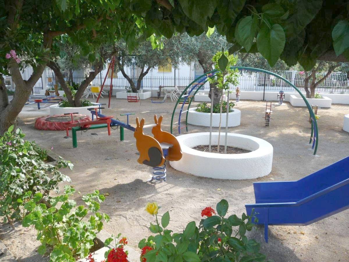 One-Bedroom Apartment with Garden View in Rovies, Eubée