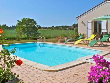 Gîte pour 6 personnes, avec terrasse à Saint-Séverin