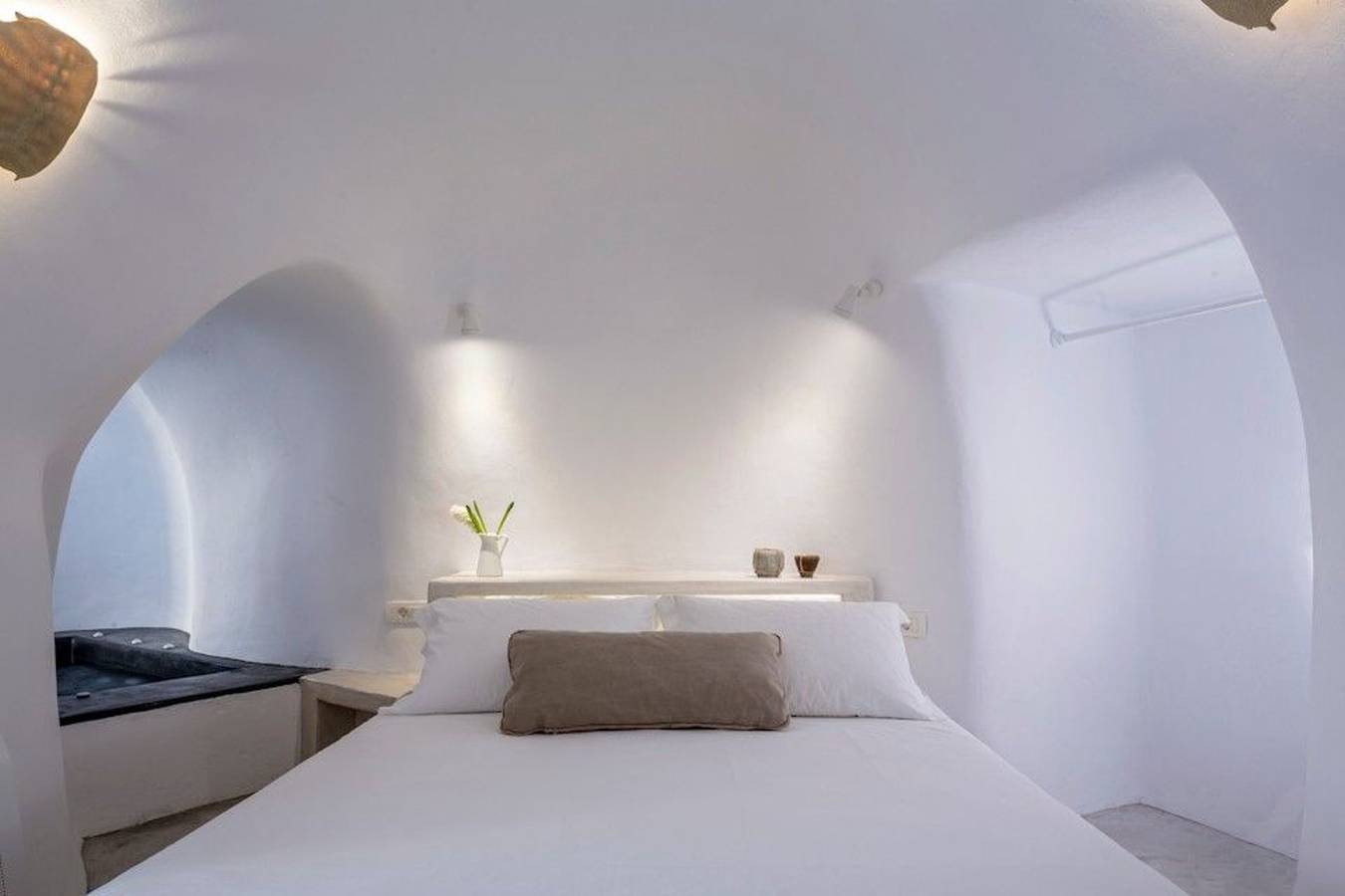 Luxury Santorini Villa | Villa Aqua Dream | 1 Bedroom | Indoor Plunge Pool | Oia in Oia, Santorini