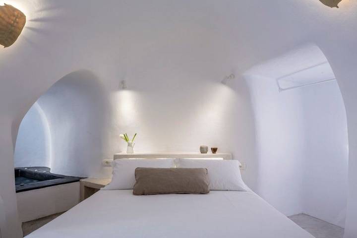 Location de vacances pour 2 personnes, avec terrasse et vue sur l’océan à Oia - 2