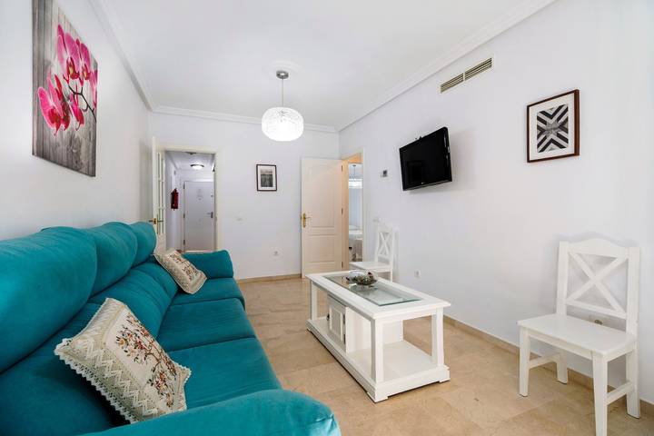 Apartamento entero, Apartamento 'Altamar' con piscina compartida, Wi-Fi y aire acondicionado in Novo Sancti Petri, Chiclana de la Frontera