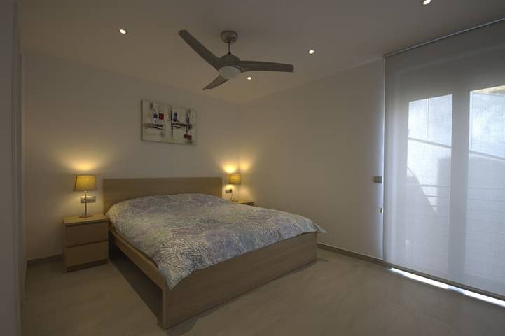 Apartamento entero, Idaira III nuevo apartamento espacioso con garaje privado y a poca distancia de la playa in Los Cristianos, Arona 