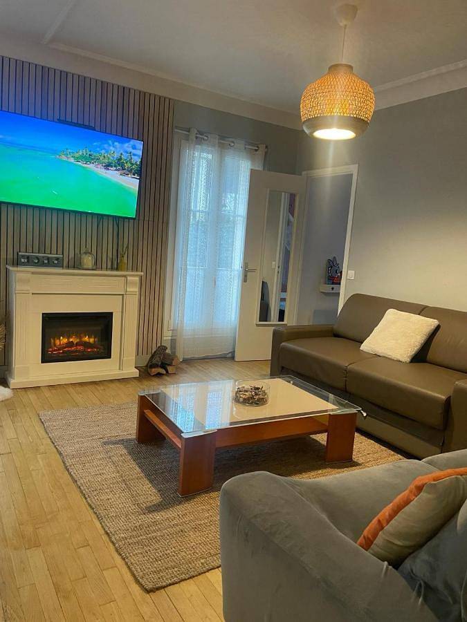 Appartement entier, Two-Bedroom Apartment in Colombes, Hauts-de-Seine