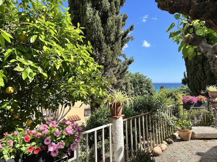 Chalet para 6 personas, con jardín además de vistas al mar y terraza en Maresme - 4