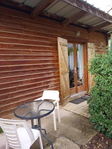 Maison de campagne pour 2 personnes, avec terrasse, animaux acceptés à Chanas