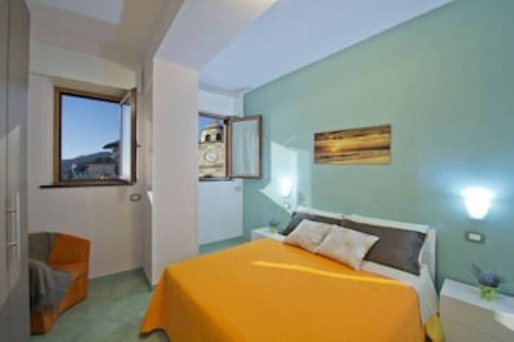 Appartamento intero, Smeraldo  appartamento con splendida vista panoramica sul mare  Costa d'Amalfi in San Michele Salerno, Furore