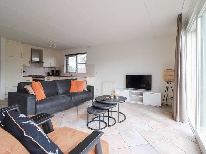 Ferienhaus für 8 Personen, mit Terrasse und Sauna sowie Garten, kinderfreundlich in Makkum - 2