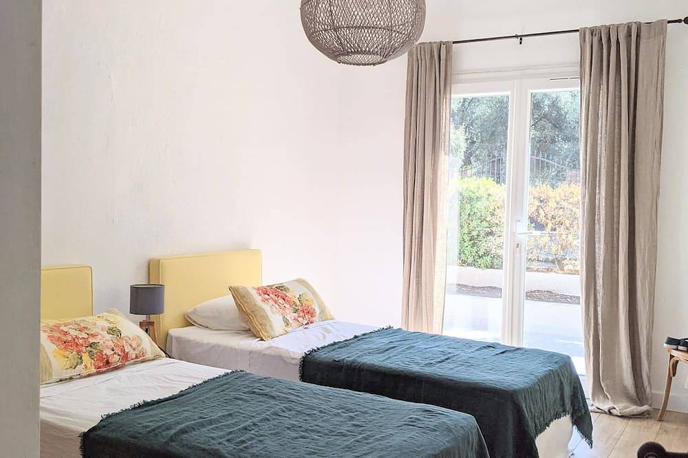 Renovated village house - Heated swimming pool - Beautiful view - Near Calvi in Zilia, Calvi region