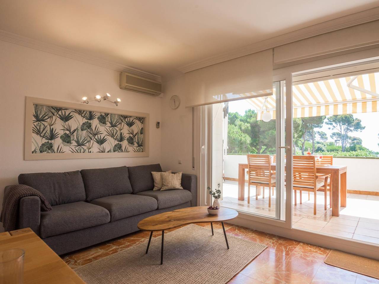 Ganze Ferienwohnung, Apto Cala Cristus mit Meerblick nur 2 Gehminuten vom Strand entfernt in Cala dels Esculls (Calonge), Calonge