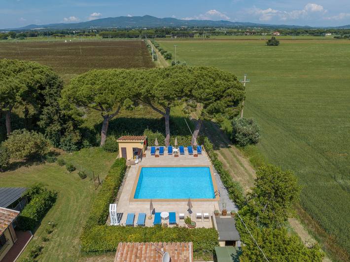 Appartamento intero, Appartamento Podere Nuti – 1 La Regola terrazza coperta in esclusiva, piscina e giardino in comune in Mazzanta, Cecina