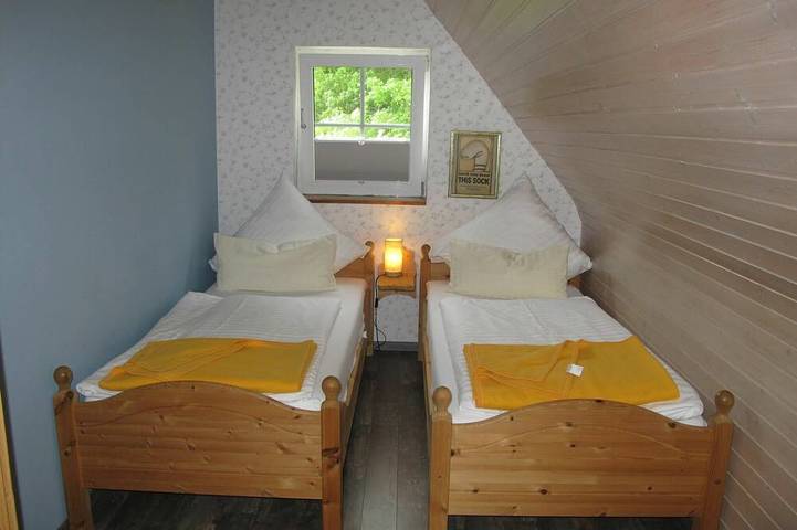 Ferienhaus für 4 Personen, mit Garten in Altenkirchen - 3