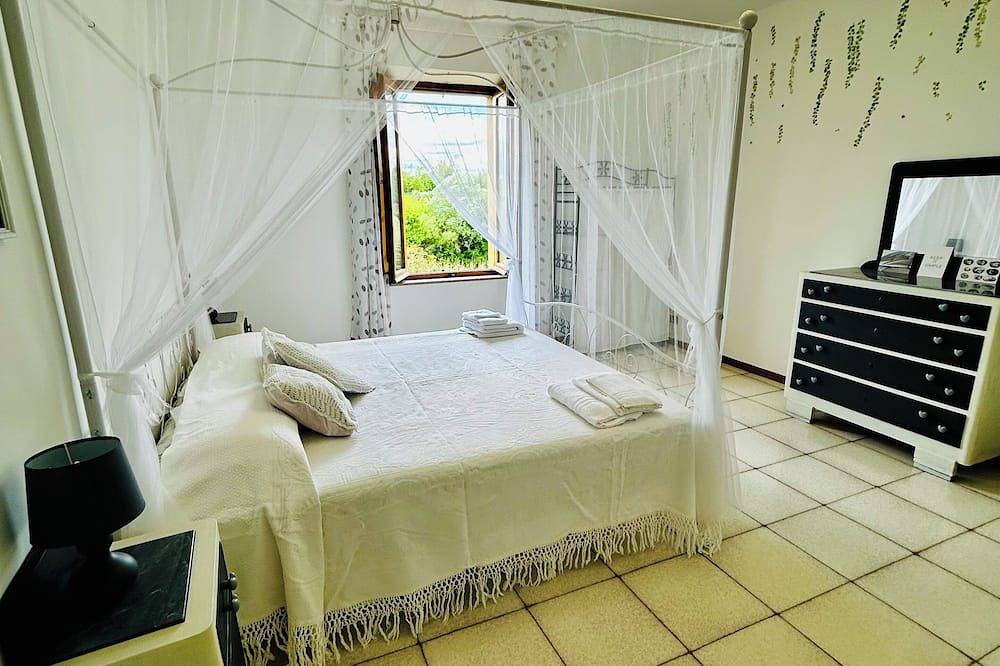 If you are looking for a cozy retreat in the heart of Tuscany, this is the ideal choice. in Colle di Val d'Elsa, Siena Province