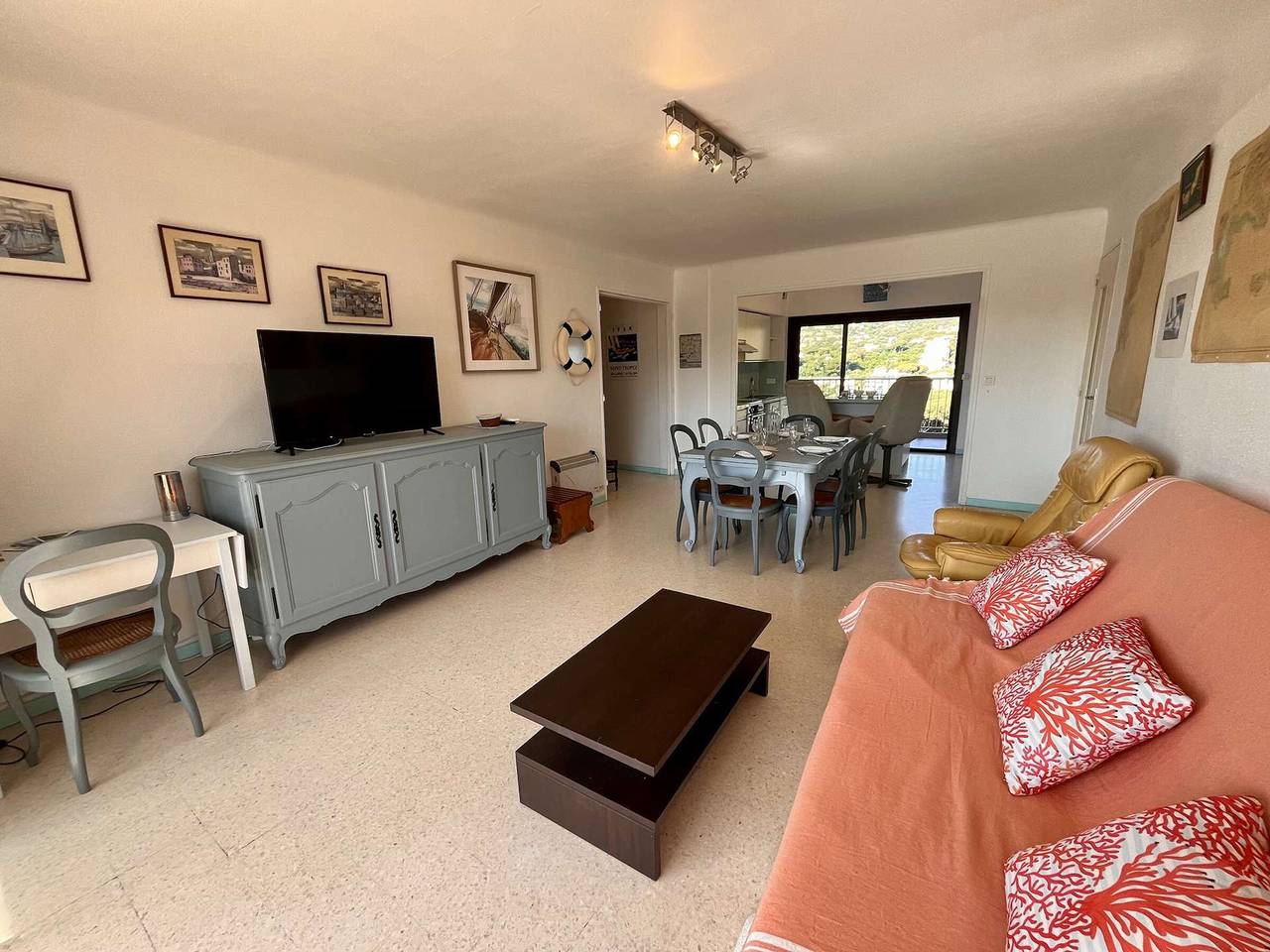 Entire apartment, 4-room apartment, 6 beds, air-conditioned in Cavalaire in Cavalaire-sur-Mer, Mediterranean Coast (France)
