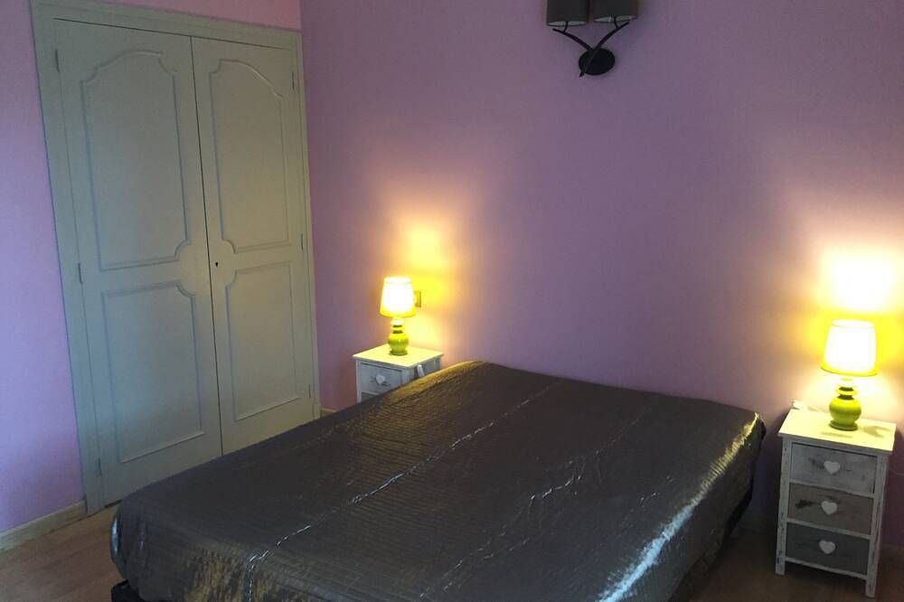 Renovated Basque House 8 Bedrooms Clim Wifi Near Lake, Ocean Garden, Pets Ok in Saint-Pée-sur-Nivelle, Bayonne region