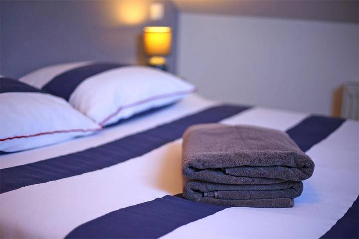Location de vacances pour 4 personnes, avec Balcon et Terrasse à Le Minihic-sur-Rance