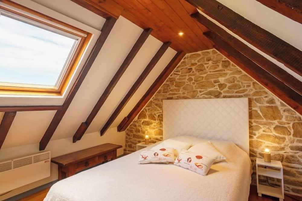 La petite Iroise by Interhome in Pointe du Raz, Plogoff