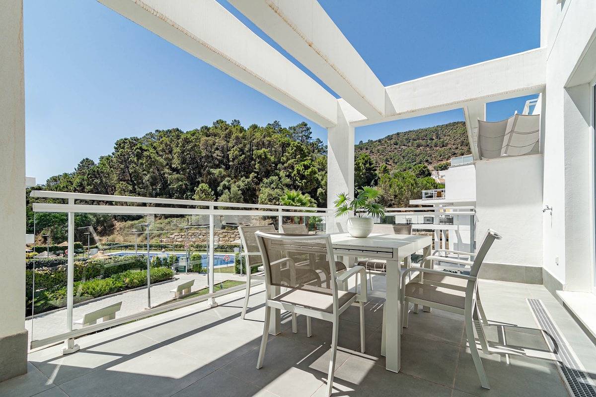 Ganze Wohnung, Ri.B2A- Relaxed & modern flat in Benahavis in Val de Guadalmina, Benahavís