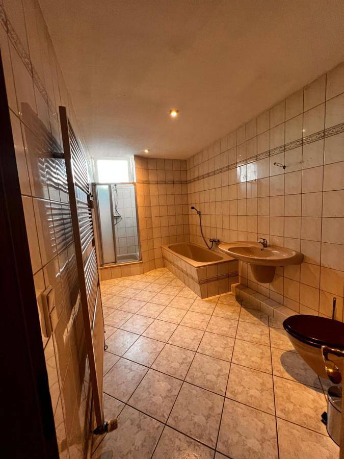 Ganze Wohnung, Mitten im Herzen von Schönebeck in Schönebeck (Elbe), Elbe-Börde-Heide