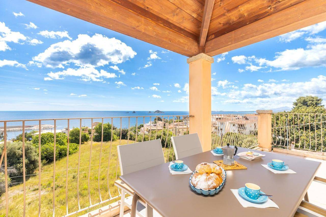 Ganze Wohnung, Two-Bedroom Apartment with Sea View in Santa Maria Navarrese, Ogliastra Provinz