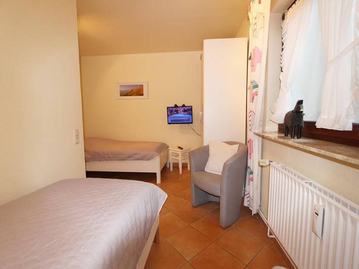 Ganze Wohnung, Gemütlich eingerichtetes Ferienappartement in guter Lage im schönen Wenningstedt in Wenningstedt, Sylt