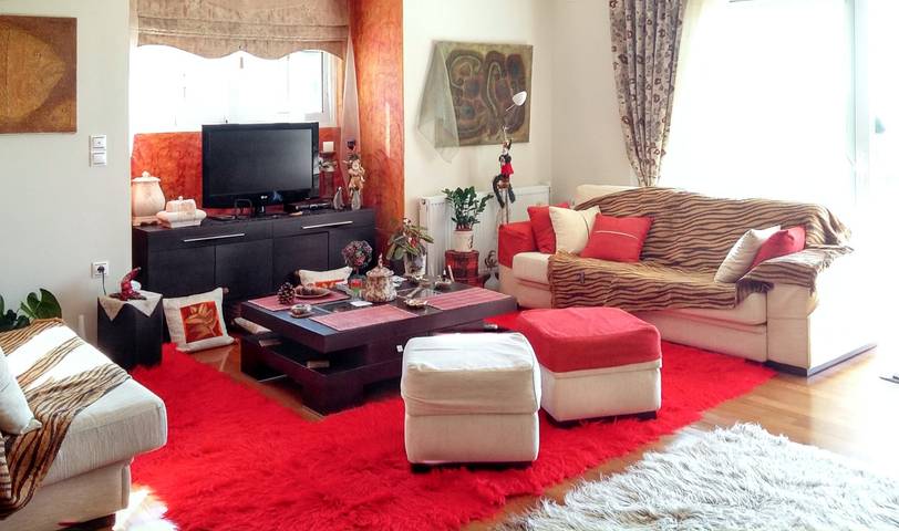 Location de vacances pour 5 personnes, avec balcon dans Anavissos