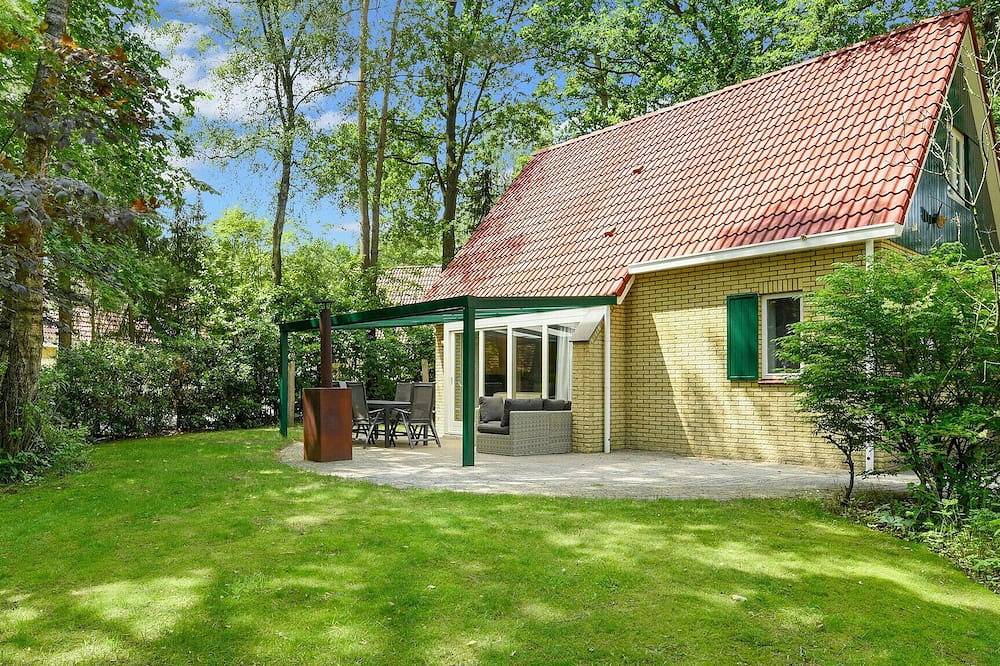 Luxury bungalow for 4 people in Diessen, Nordbrabant