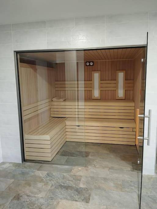 Gîte pour 6 personnes, avec sauna et jardin ainsi que jacuzzi et piscine à Saubrigues - 3