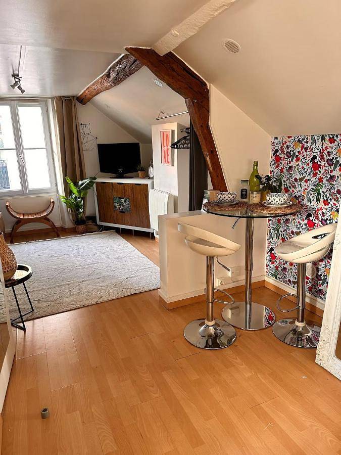 Appartement entier, Superior Studio in Enghien-les-Bains, Val-d'Oise