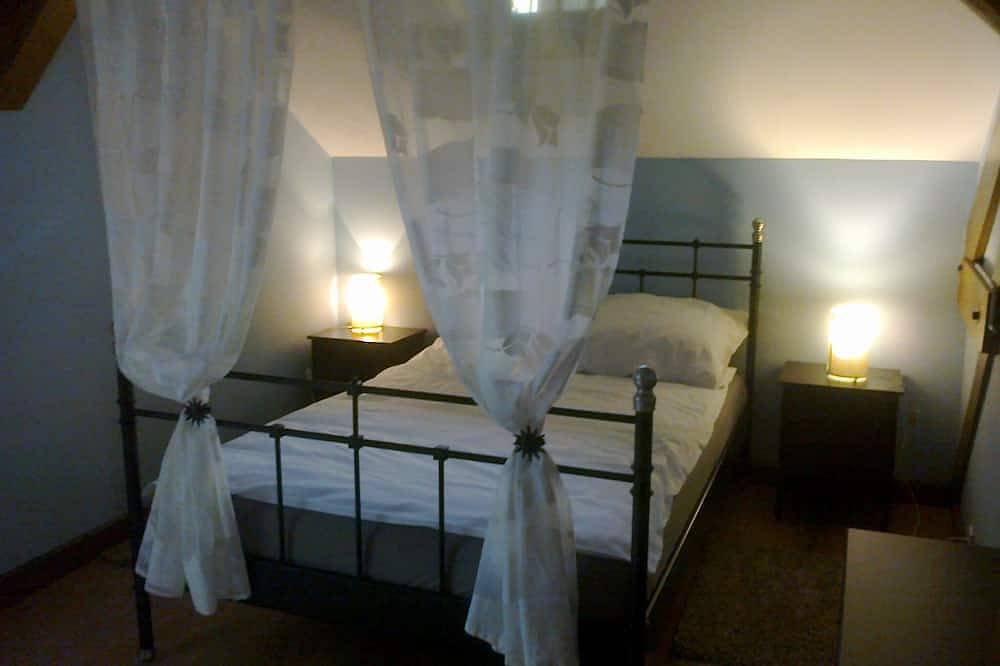 Siewierz: Traditionelle Holzdatscha, privater Pool, Schlafmöglichkeit 10 in Schlesien