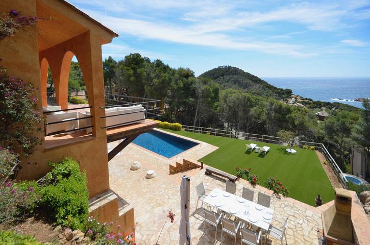 Villa pour 10 personnes, avec vue sur l’océan ainsi que jardin et terrasse à Begur