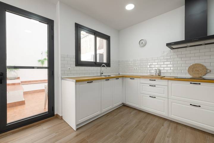 Ganze Wohnung, Ferienwohnung 'Les Carolines' mit privater Terrasse, Wi-Fi und Klimaanlage in Camarles, Delta de l'Ebre