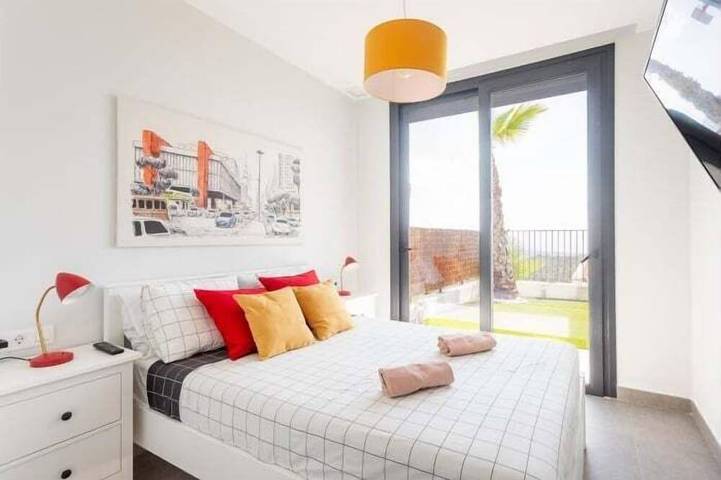 House with heated pool and sea views in Polop, Costa Blanca