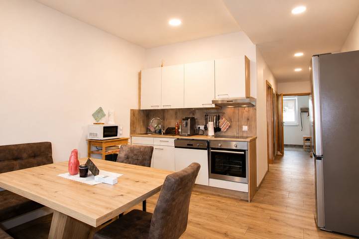 Ganze Ferienwohnung, Ferienwohnung in Südkärnten – Bergblick, Fischteich & Naturidylle in Karawanken und Bachergebirge, Feistritz ob Bleiburg
