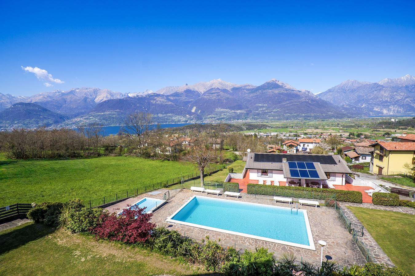 Appartamento intero, Appartamento vacanze per 8 persone con vista lago in Colico, Alpi Orobie Occidentali