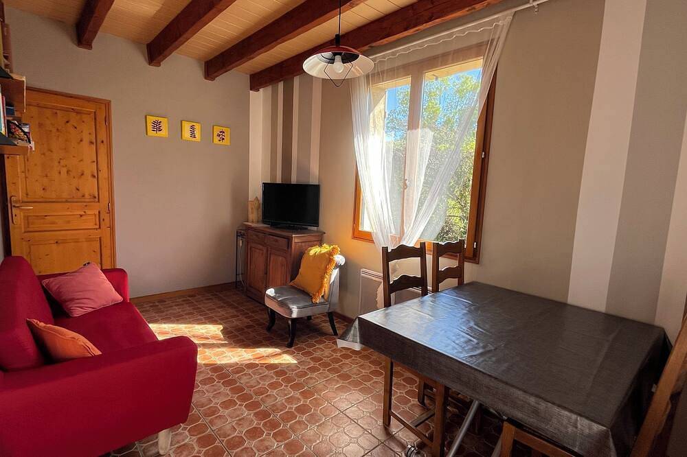 Independent cottage - private terrace - shared swimming pool in Simeyrols, Périgord Noir