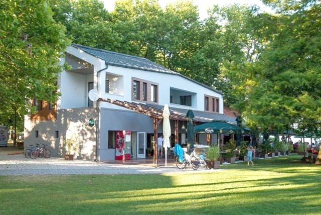 Ferienwohnung für 6 Personen, mit Ausblick und Balkon sowie Seeblick, kinderfreundlich - 1