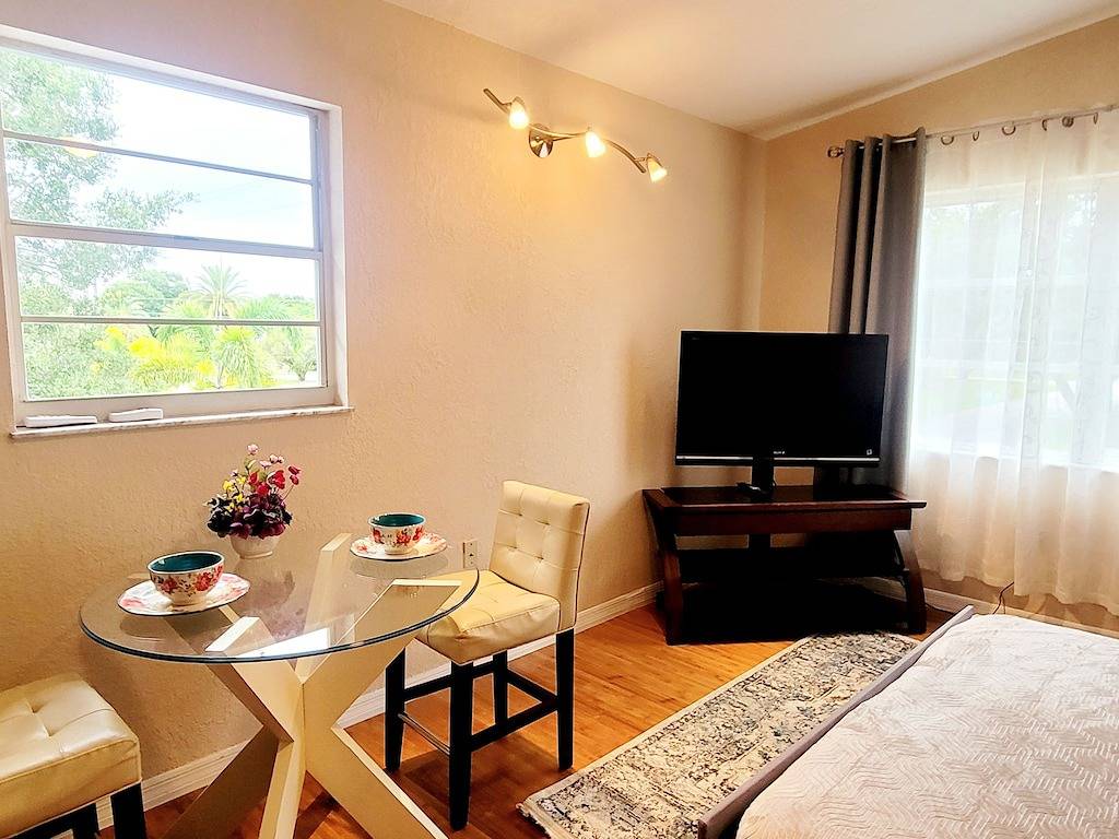 Ganze Wohnung, Bright, cozy studio in the middle of Sarasota in Sarasota Heights, Sarasota