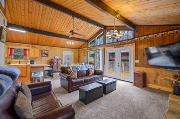 Chalet for 4 Guests in Gatlinburg, Sevier County, Picture 2