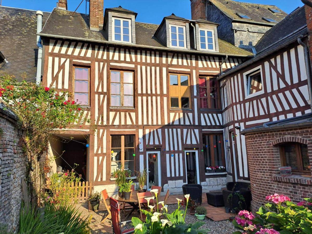 Appartement entier, Two-Bedroom Apartment in Pont-Audemer, Région de Bernay