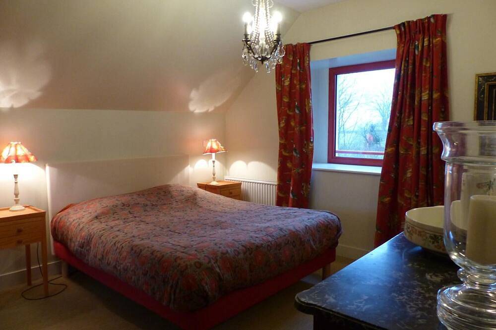 Gîte de charme au calme avec jardin et wifi inclus in Le Brethon, Région de Montluçon