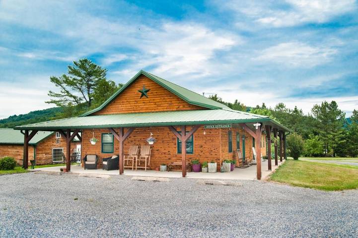 Lodge pour 4 personnes, avec jardin ainsi que terrasse et vue - 1