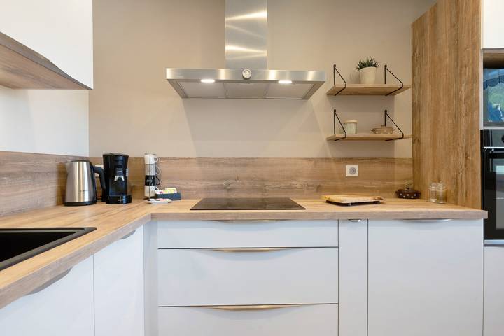 Hel lägenhet, Maison Casabert Savoie: Modern Comfort in a Charming Mountain Village in Saint-Martin-de-la-Porte, Massif de la Vanoise