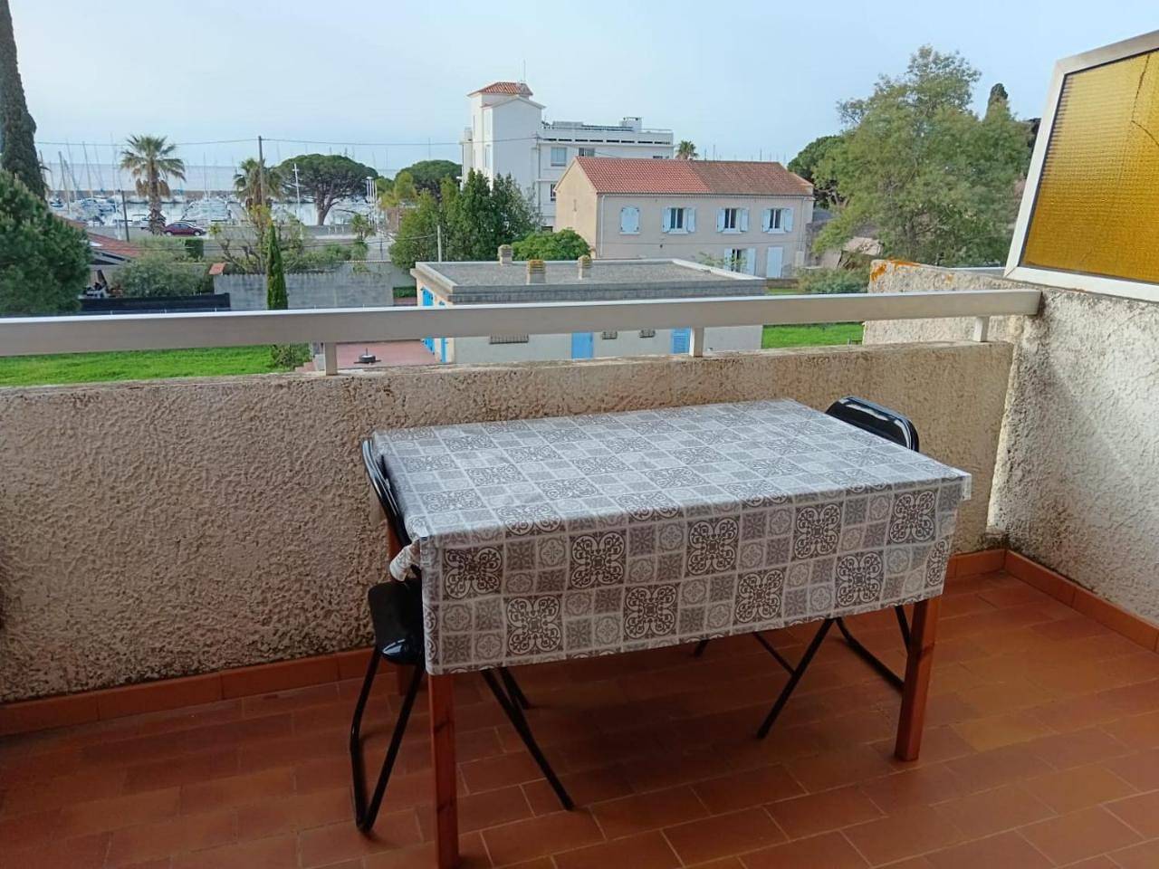 Appartement entier, Charmant studio Mezzanine vue mer,près du port in La Londe-les-Maures, Parc national de Port-Cros