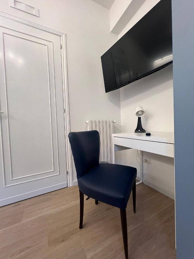 Location de vacances pour 2 personnes, avec jardin et vue ainsi que vue sur le lac et terrasse, animaux acceptés dans Pergusa - 2