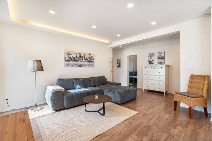 Ganze Wohnung, Ferienwohnung Auszeit mit privater Terrasse, privatem Garten und Wi-Fi in Solnhofen, Frankenalb